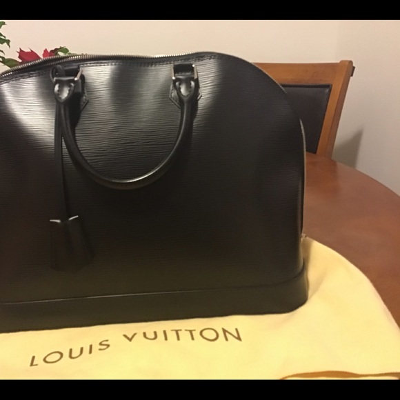 Louis Vuitton Handbags - Brand new Louis Vuitton hobo bag.